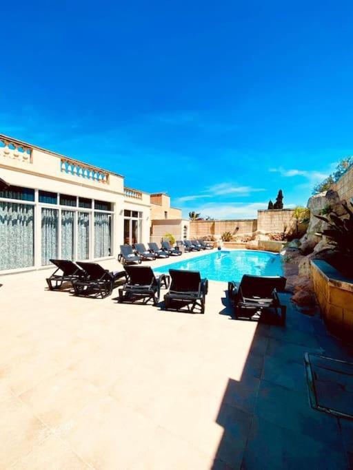 Velver Mansion, Malta - Luxury Villa With Pool Naxxar Buitenkant foto