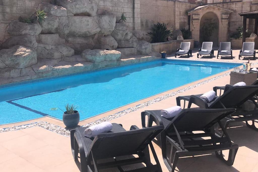 Velver Mansion, Malta - Luxury Villa With Pool Naxxar Buitenkant foto